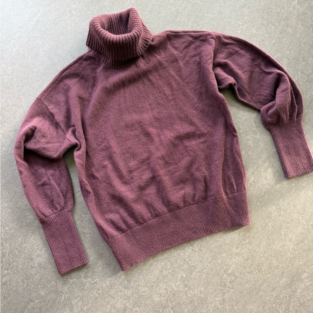 Madewell cashmere turtleneck sweater in deep-plum color. Size Medium.